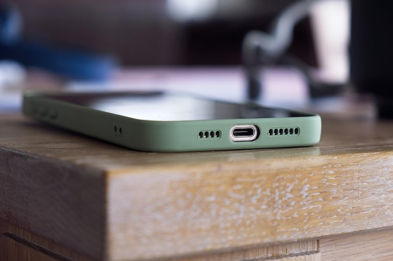 Mobile phone with privacy concept